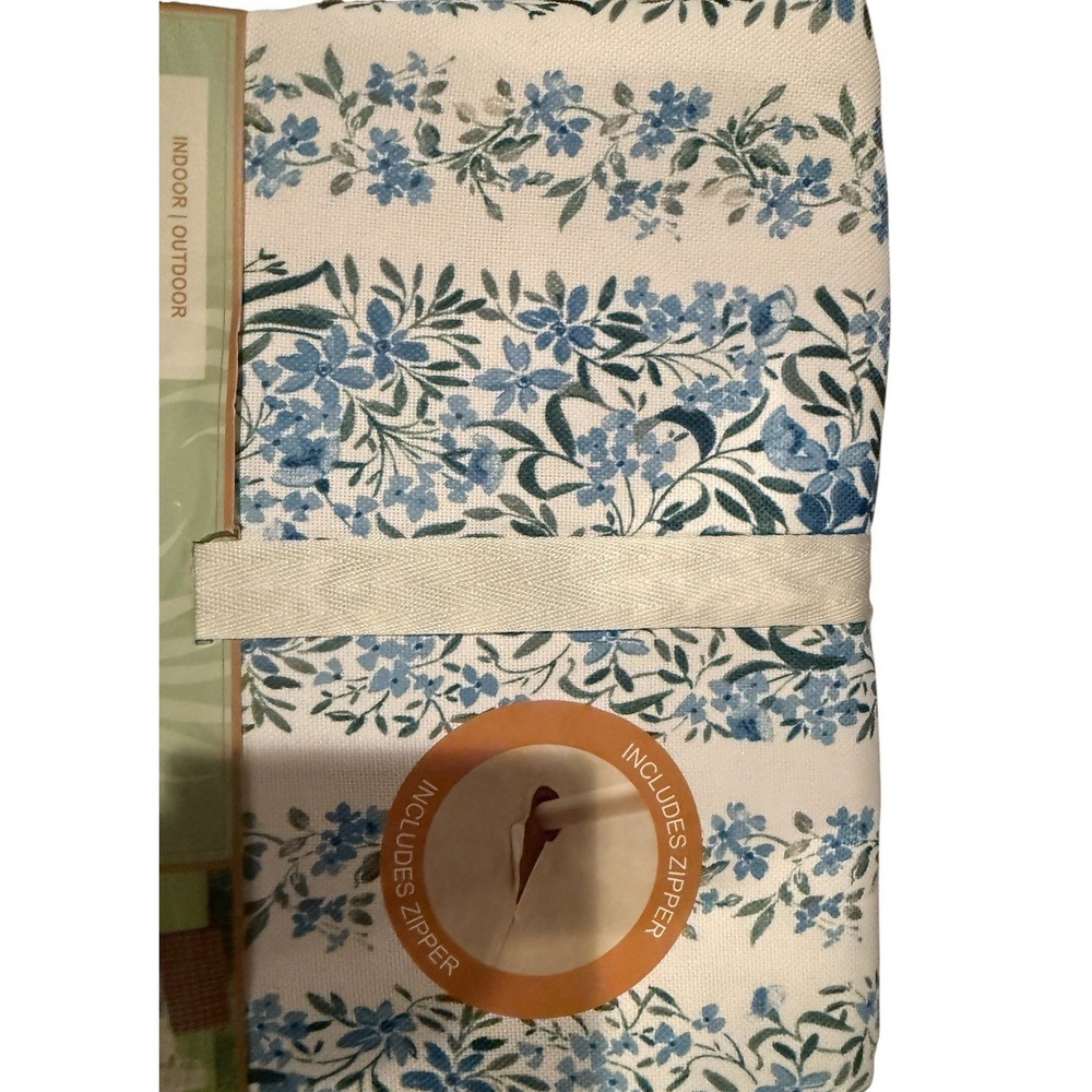 Lillian August Tablecloth Blue Floral 60 x 104 Zipper New In Package - Picture 2 of 4